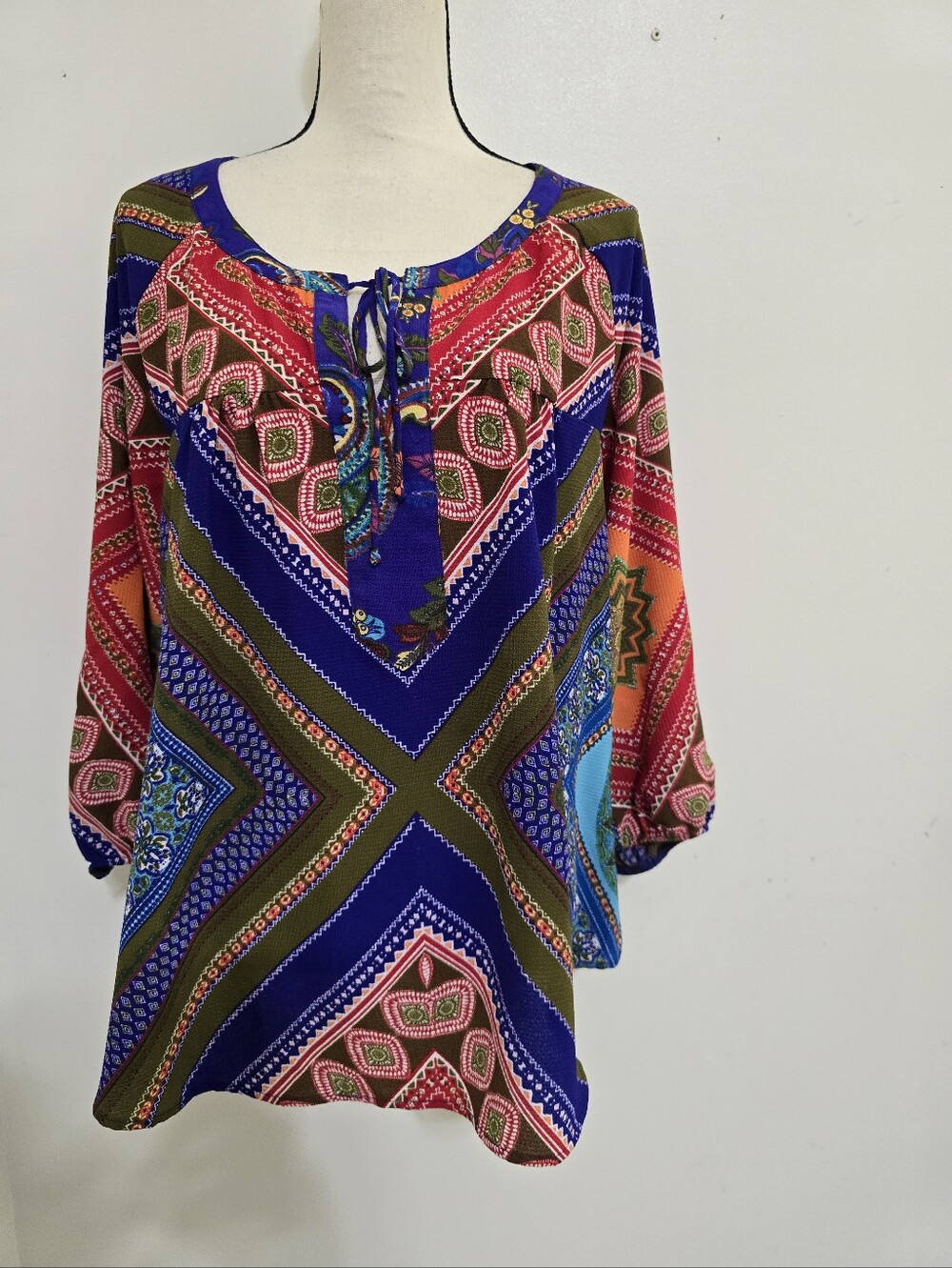 NEW DIRECTIONS size XL Tie String Scoop Neck 3/4 Sleeve Southwestern Aztec Top